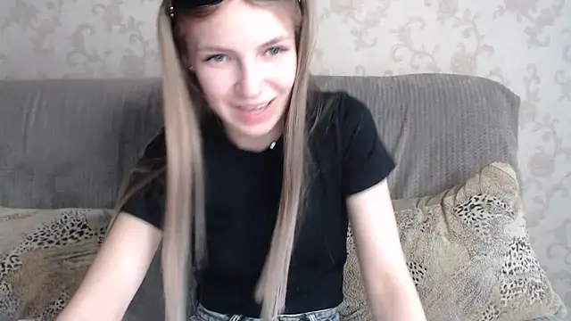 Snapshot of HitGyrl chatting on June 2026 01:09:02 PM HitGyrl online show from June 2026 01:09:02 PM