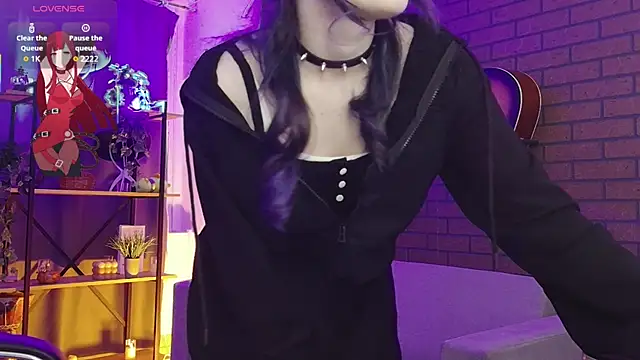 LiliLuna online show from December 2025 12:56:02 PM