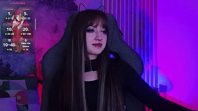 LiliLuna online show from March 2026 12:33:01 PM