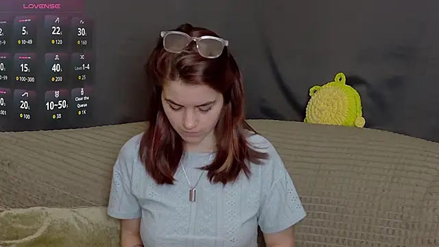 ElzaBlis online show from November 2025 02:49:02 PM