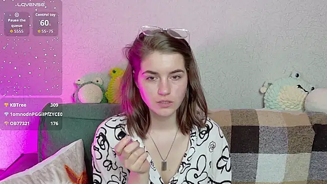 ElzaBlis online show from April 2026 07:07:02 PM