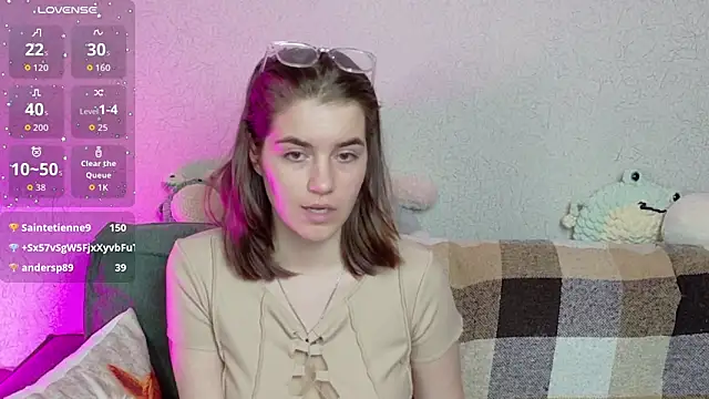 ElzaBlis online show from April 2026 06:10:01 PM