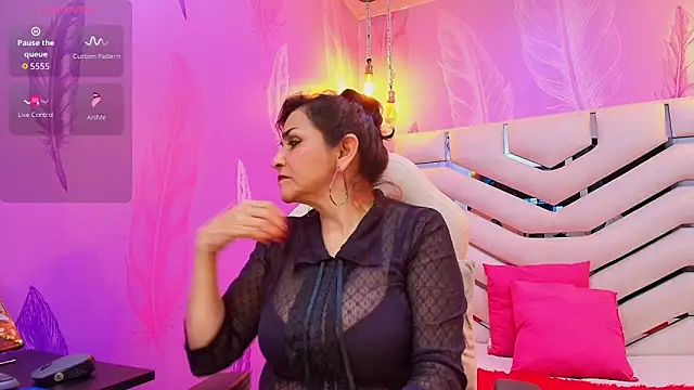 Yara Stone online show from September 2025 05:08:02 AM