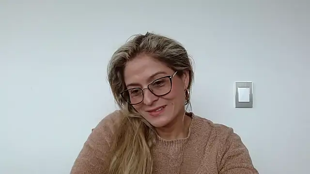 linda-mature43 online show from October 2025 04:35:02 PM