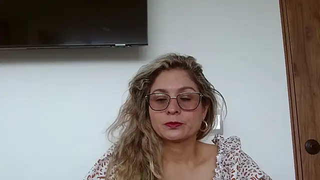 linda-mature43 online show from October 2025 04:40:02 PM