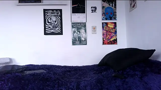 plutonbluemooon333 online show from February 2026 07:45:01 PM