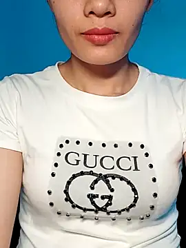 Hinna x online show from October 2025 05:06:02 AM