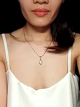 Hinna x online show from October 2025 02:50:01 PM