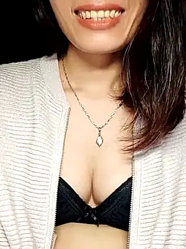 Hinna x online show from November 2025 08:18:02 PM