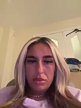 EllieMaeBaby online show from April 2026 09:45:01 PM