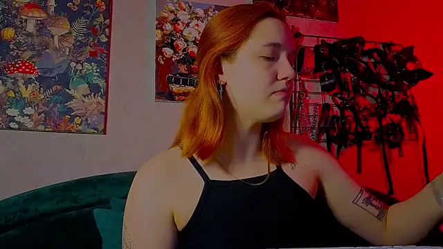 Snapshot of the_high_priestess chatting on April 2026 02:58:01 AM the high priestess online show from April 2026 02:58:01 AM