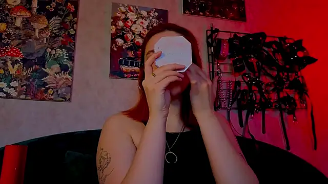 Snapshot of the_high_priestess chatting on May 2026 04:50:02 AM the high priestess online show from May 2026 04:50:02 AM