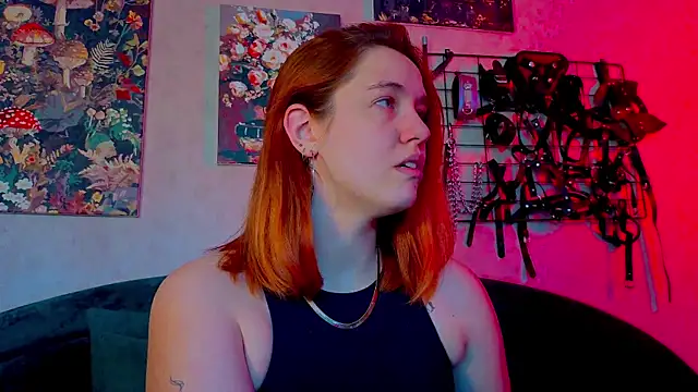 Snapshot of the_high_priestess chatting on May 2026 05:03:02 AM the high priestess online show from May 2026 05:03:02 AM