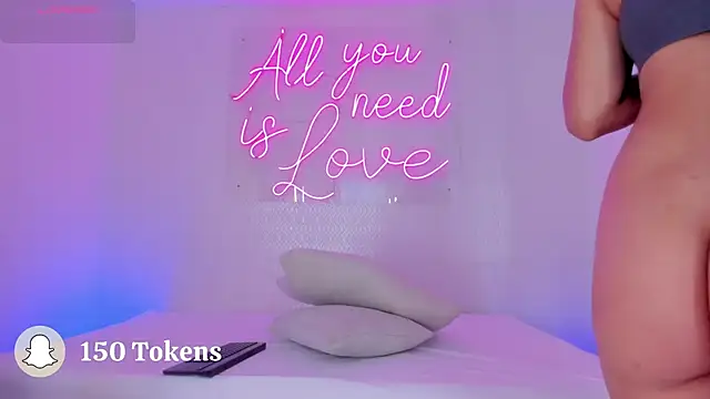 Snapshot of aleksandramiller_ chatting on September 2025 08:30:02 PM aleksandramiller online show from September 2025 08:30:02 PM