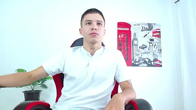 Cumandres18 online show from October 2025 02:07:02 PM