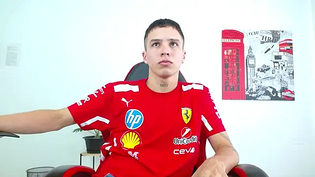 Cumandres18 online show from October 2025 08:30:01 PM