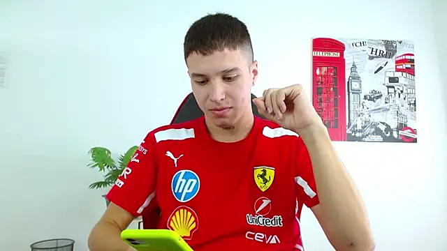 Cumandres18 online show from December 2025 02:15:01 PM