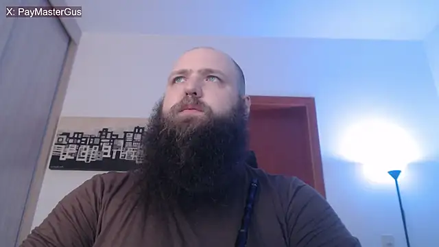 Snapshot of PayMasterGus chatting on November 2025 05:40:01 AM PayMasterGus online show from November 2025 05:40:01 AM