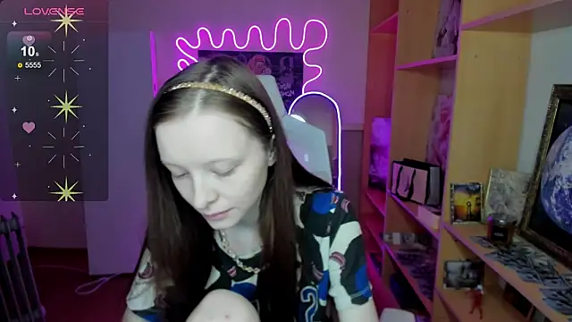 AliceHaris online show from November 2025 03:12:02 AM