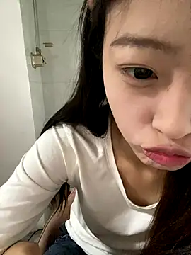 Snapshot of MengMeng0515 chatting on November 2025 08:55:01 AM MengMeng0515 online show from November 2025 08:55:01 AM