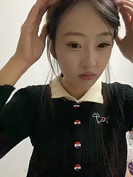 Snapshot of MengMeng0515 chatting on November 2025 10:48:02 AM MengMeng0515 online show from November 2025 10:48:02 AM