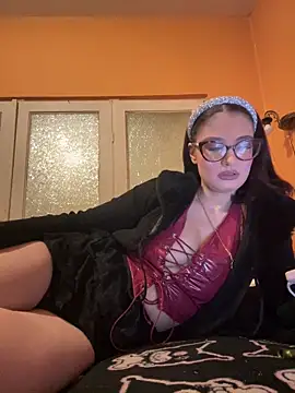 Larra69 online show from February 2026 06:06:02 PM