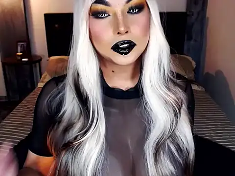 xTrixieMae online show from April 2026 12:59:01 AM