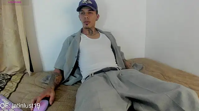 Snapshot of Savajelust chatting on June 2026 03:14:02 PM Savajelust online show from June 2026 03:14:02 PM