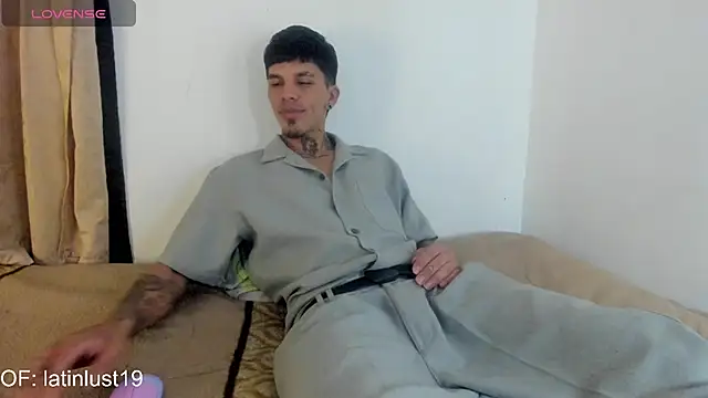 Snapshot of Savajelust chatting on June 2026 05:32:01 PM Savajelust online show from June 2026 05:32:01 PM