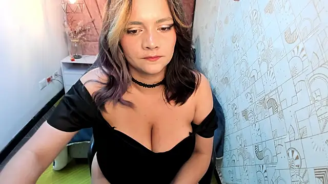 Kiara Cruz   online show from April 2026 08:35:02 PM