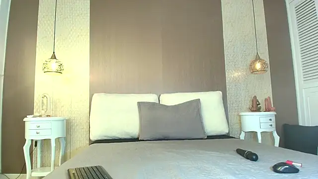 Tiifany Baker online show from October 2025 08:20:01 PM