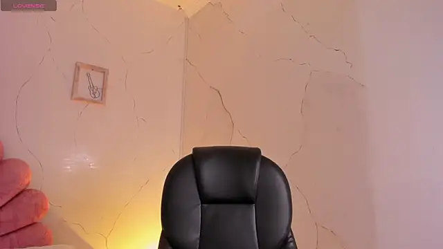 sunnypaytton online show from July 2026 12:58:02 PM