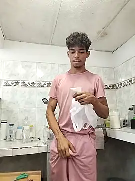 Brayanellatino online show from April 2026 12:36:02 PM