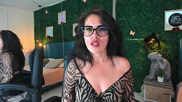 Linagh  online show from October 2025 05:17:01 PM