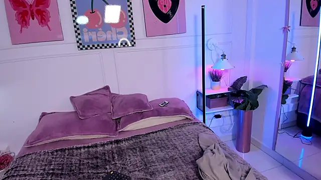 Zoe Lynch  online show from February 2026 11:37:02 AM