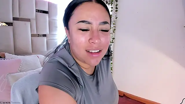 Zoey thompson online show from October 2025 02:56:02 PM