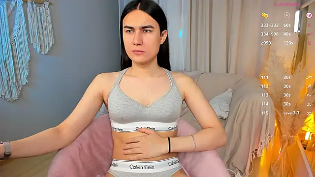 HeyAlena online show from November 2025 06:14:01 AM