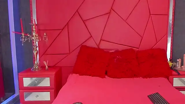 SienaFacchini online show from September 2025 07:28:01 PM