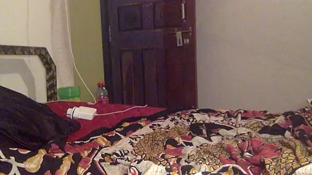 Snapshot of cymerastail chatting on November 2025 01:11:02 PM cymerastail online show from November 2025 01:11:02 PM