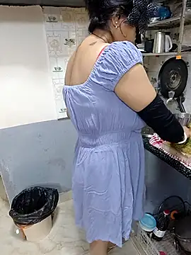 Queen Nightt online show from February 2026 03:21:02 AM