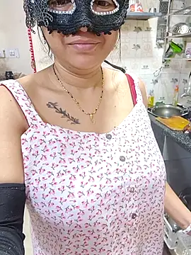 Queen Nightt online show from March 2026 03:36:01 AM