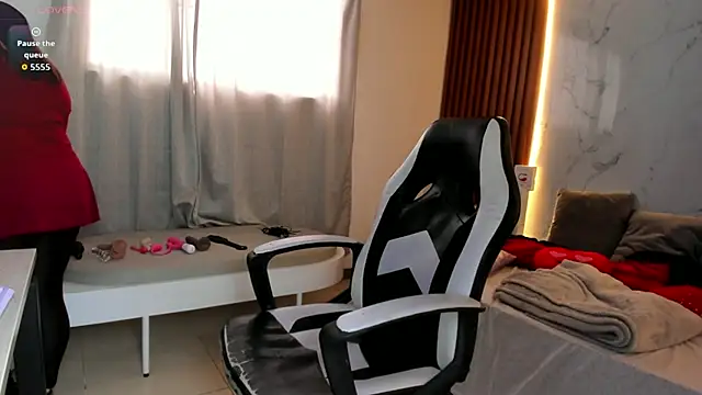 shasha bloom online show from November 2025 07:36:03 PM