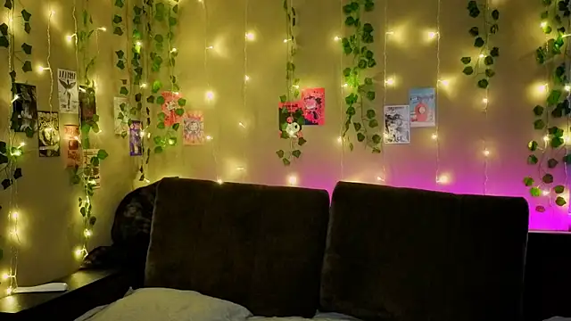 Lori Williams online show from February 2026 02:18:02 AM