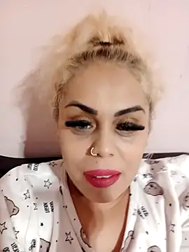 izauri2025 online show from November 2025 07:13:02 PM