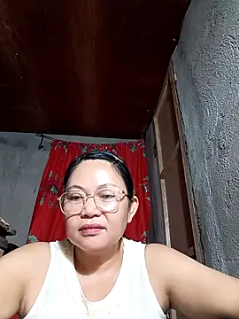 Everleigh mom online show from October 2025 08:08:02 PM