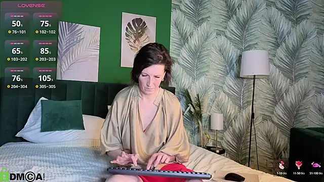 Lia Reyn online show from May 2026 12:21:02 PM