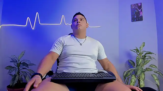 Maximus Steel online show from November 2025 03:36:02 PM