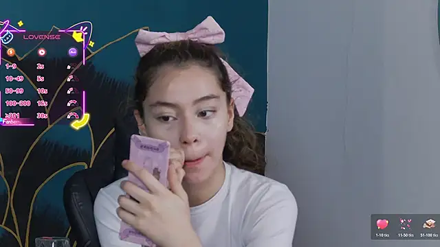 RavennMoonn online show from March 2026 01:40:02 PM