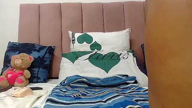 RoundaAssx22 online show from January 2026 07:28:01 PM