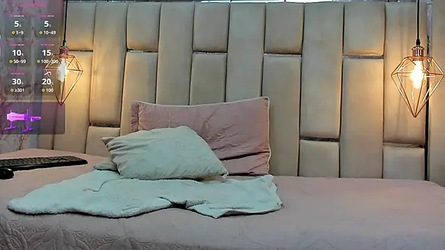 Snapshot of ALYANNA_HOT_ chatting on September 2025 12:17:01 PM ALYANNA HOT online show from September 2025 12:17:01 PM